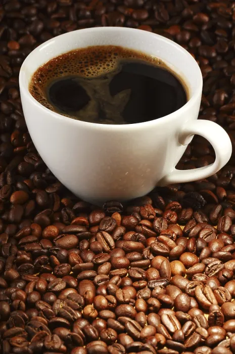 Gerahmter Druck : Komposition mit Tasse Kaffee und Bohnen. Gerahmter Druck : Komposition mit Tasse Kaffee und Bohnen.