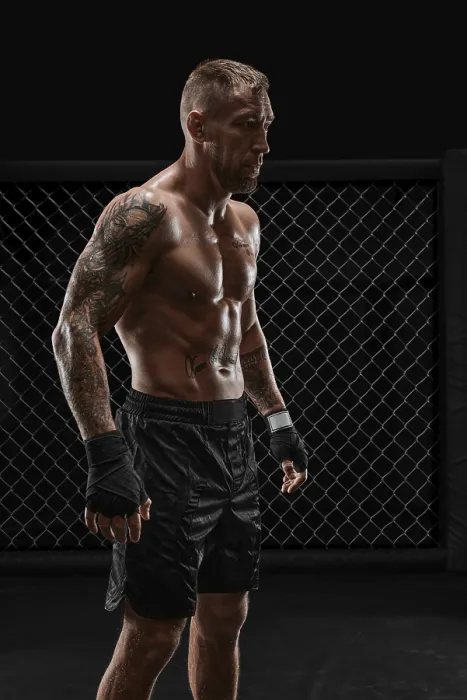 Gerahmter Druck : Konzeptionelle Abbildung eines Kickboxers. Gerahmter Druck : Konzeptionelle Abbildung eines Kickboxers.