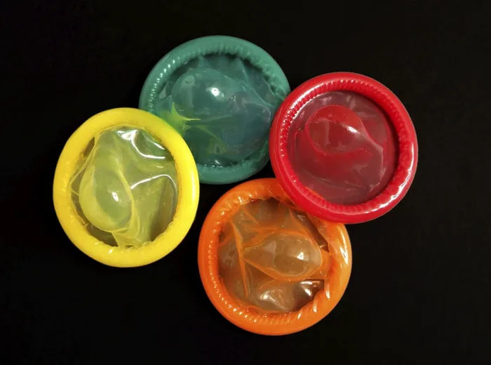 Gerahmter Druck : Condoms Gerahmter Druck : Condoms