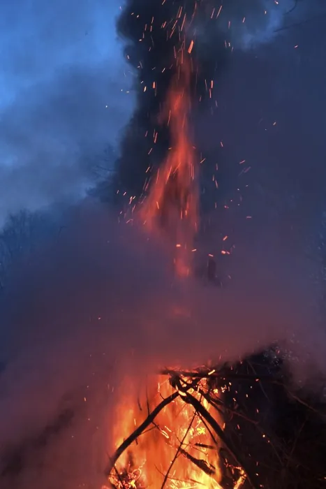 Gerahmter Druck : Brandkatastrophe, Ostfeuer. Gerahmter Druck : Brandkatastrophe, Ostfeuer.