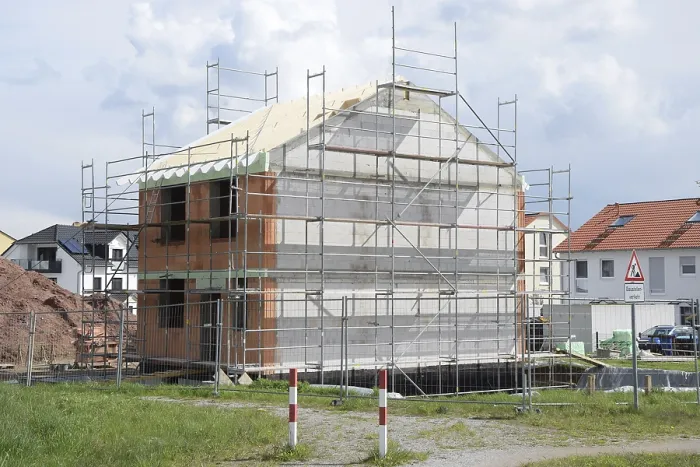 Gerahmter Druck : Bauhof, Hülle, Hausbau Gerahmter Druck : Bauhof, Hülle, Hausbau