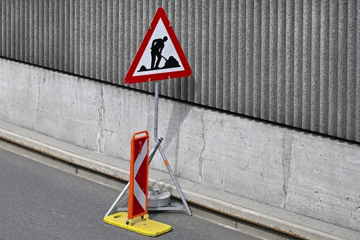 Gerahmter Druck : Baustellen-Signalpfeil Gerahmter Druck : Baustellen-Signalpfeil