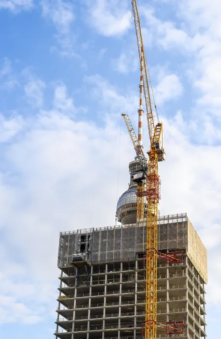 Gerahmter Druck : Baubereich am Fernsehturm. Gerahmter Druck : Baubereich am Fernsehturm.