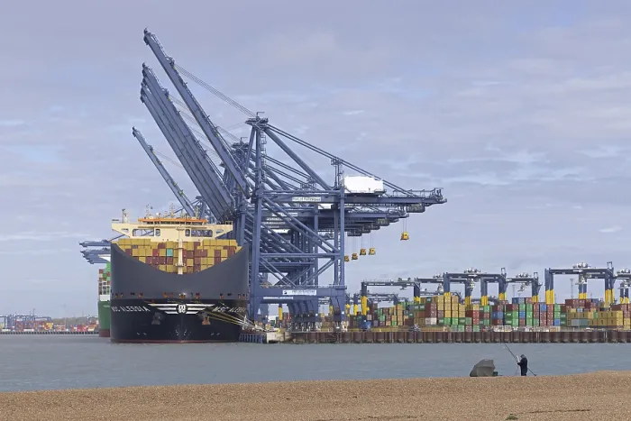 Gerahmter Druck : Containerhafen, Containerschiffe. Gerahmter Druck : Containerhafen, Containerschiffe.