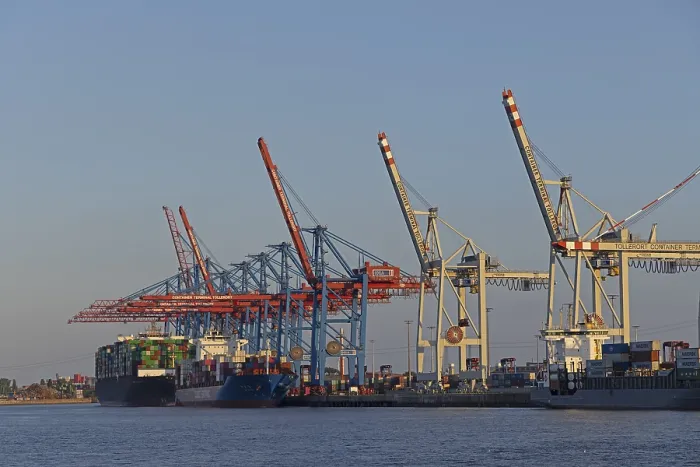 Gerahmter Druck : Containerfrachter, Tollerort-Container-Terminal Gerahmter Druck : Containerfrachter, Tollerort-Container-Terminal