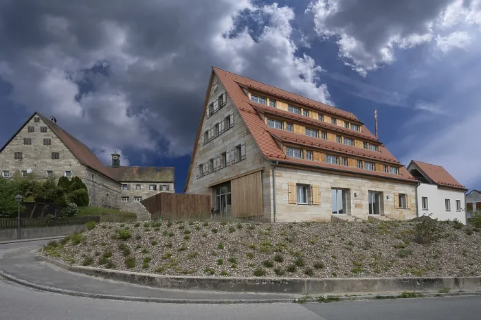 Gerahmter Druck : Umwandlung eines ehemaligen Stallgebäudes in ein Wohnhaus. Gerahmter Druck : Umwandlung eines ehemaligen Stallgebäudes in ein Wohnhaus.