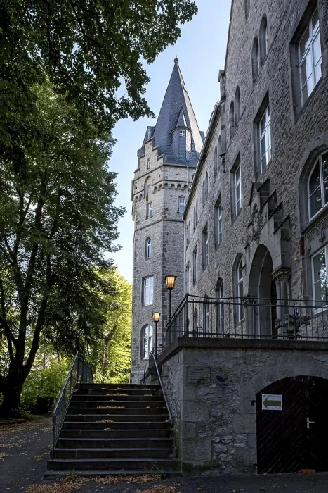 Gerahmter Druck : Gefängnisbau, bischöfliches Kloster Gerahmter Druck : Gefängnisbau, bischöfliches Kloster