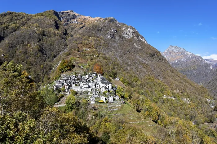Gerahmter Druck : Corippo im Verzasca-Tal Gerahmter Druck : Corippo im Verzasca-Tal