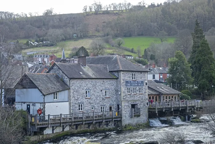 Gerahmter Druck : Das Kornmühle, River Dee, Llangollen Gerahmter Druck : Das Kornmühle, River Dee, Llangollen