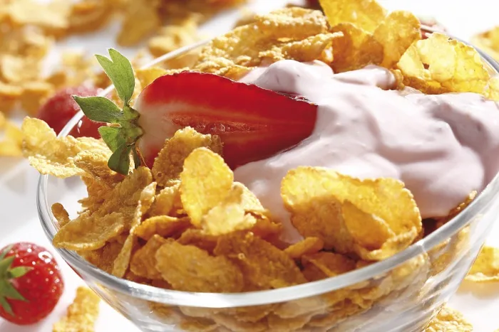 Gerahmter Druck : Haferflocken mit Erdbeeren und Joghurt Gerahmter Druck : Haferflocken mit Erdbeeren und Joghurt