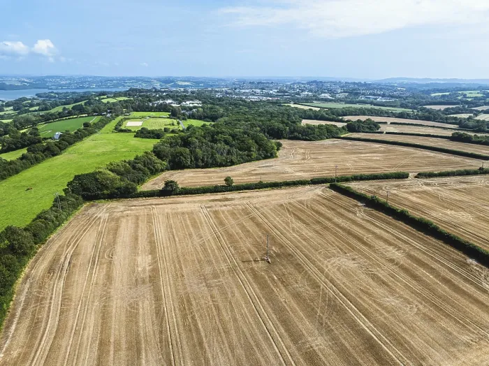 Gerahmter Druck : Cornwall Fields und Farmen aus einer Drohne. Gerahmter Druck : Cornwall Fields und Farmen aus einer Drohne.