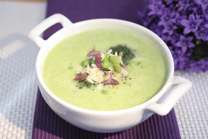 Gerahmter Druck : Kremesuppe aus Brokkoli Gerahmter Druck : Kremesuppe aus Brokkoli