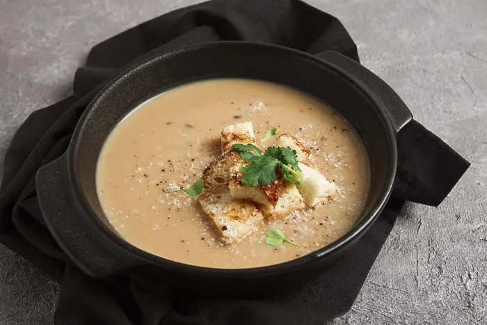 Gerahmter Druck : Kremesuppe, gepökelte Suppe, beige.