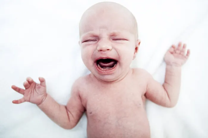 Gerahmter Druck : Weinendes Baby Gerahmter Druck : Weinendes Baby