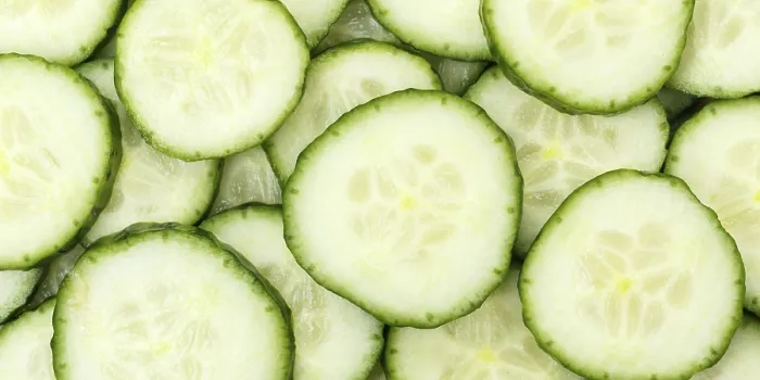 Gerahmter Druck : Erdbeeren Gurke Gemüse Hintergrund von oben Panorama Gerahmter Druck : Erdbeeren Gurke Gemüse Hintergrund von oben Panorama