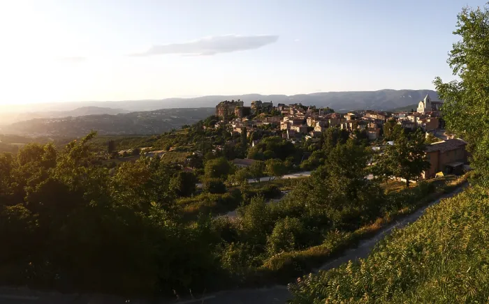 Gerahmter Druck : Cucuron im Luberon, Vaucluse Gerahmter Druck : Cucuron im Luberon, Vaucluse