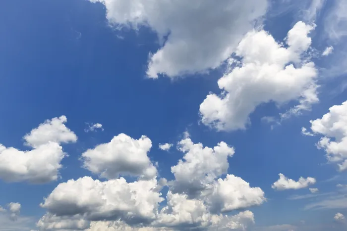 Gerahmter Druck : Wolkenkörper im Sommer, Vollformat. Gerahmter Druck : Wolkenkörper im Sommer, Vollformat.