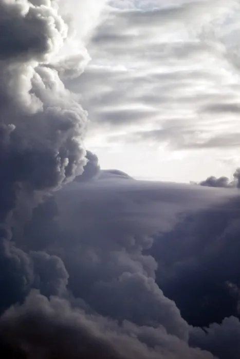 Gerahmter Druck : Dunkle Wolken Gerahmter Druck : Dunkle Wolken