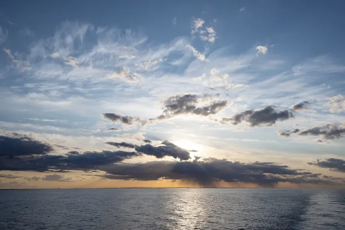 Gerahmter Druck : Dunkle Wolken über der Nordsee. Gerahmter Druck : Dunkle Wolken über der Nordsee.