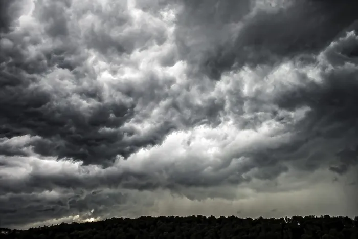 Gerahmter Druck : Dunkle Gewitterwolken, Gewitter. Gerahmter Druck : Dunkle Gewitterwolken, Gewitter.