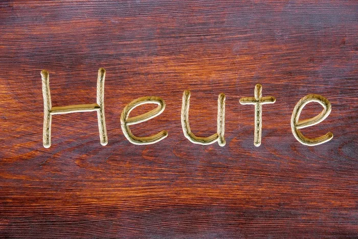 Gerahmter Druck : Das Wort heute in Holz eingeritzt Gerahmter Druck : Das Wort heute in Holz eingeritzt