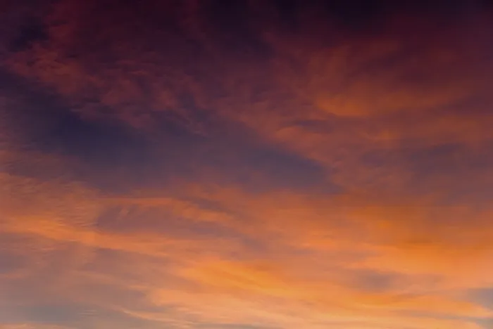 Gerahmter Druck : Morgensonne mit roten Wolken. Gerahmter Druck : Morgensonne mit roten Wolken.