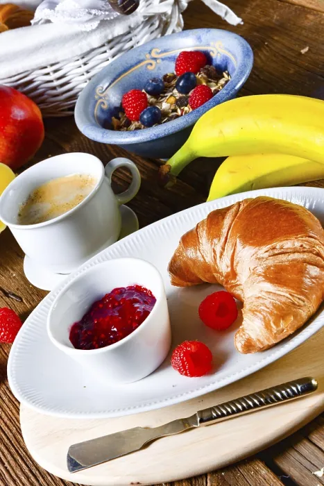 Gerahmter Druck : Leckeres Croissant-Frühstück Gerahmter Druck : Leckeres Croissant-Frühstück