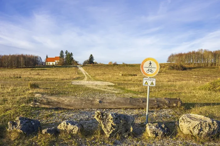 Gerahmter Druck : Verwüstung des Dorfes Gerahmter Druck : Verwüstung des Dorfes
