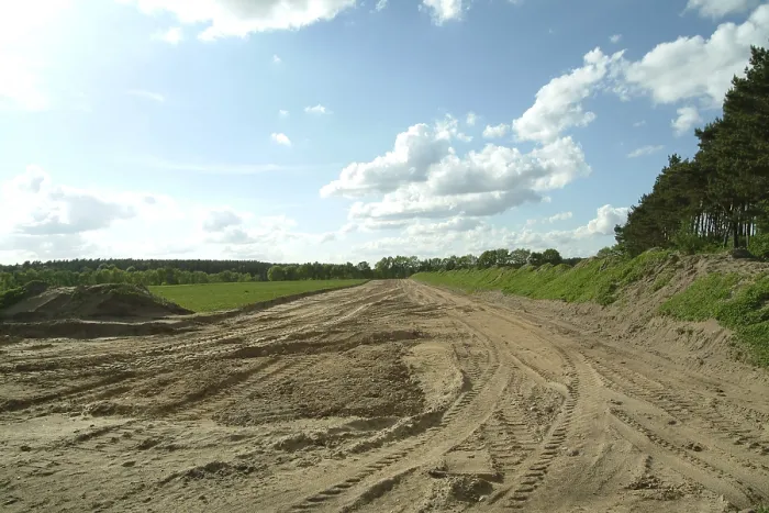 Gerahmter Druck : Zerstörtes Landschaft, Flugkorridor für Straße. Gerahmter Druck : Zerstörtes Landschaft, Flugkorridor für Straße.