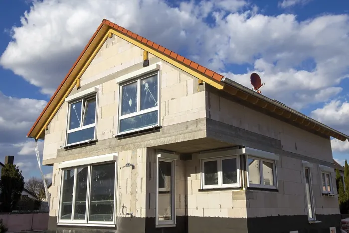 Gerahmter Druck : Einfamilienhaus im Bau. Gerahmter Druck : Einfamilienhaus im Bau.