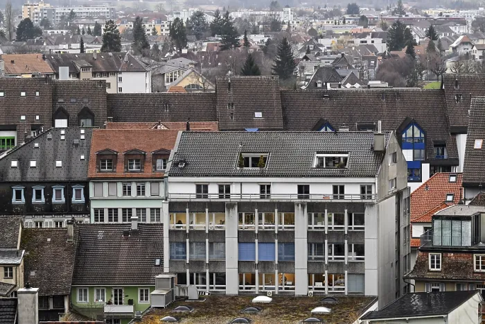 Gerahmter Druck : Entwicklung von Wohngebäuden und Dächern.