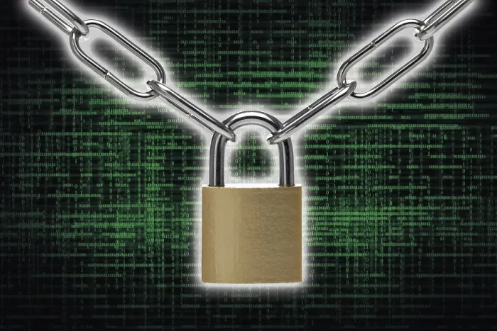 Gerahmter Druck : Digitales Binärcode, Schloss und Kette Farbiger Hintergrund mit Strukturen und Kopierbereich für die Gestaltung. Gerahmter Druck : Digitales Binärcode, Schloss und Kette Farbiger Hintergrund mit Strukturen und Kopierbereich für die Gestaltung.