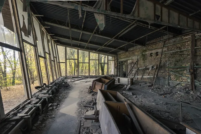 Gerahmter Druck : Esszimmer eines Restaurants in Pripyat. Gerahmter Druck : Esszimmer eines Restaurants in Pripyat.