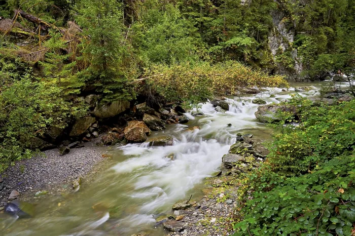 Gerahmter Druck : Diosaz-Bergfluss im Schlucht Gerahmter Druck : Diosaz-Bergfluss im Schlucht