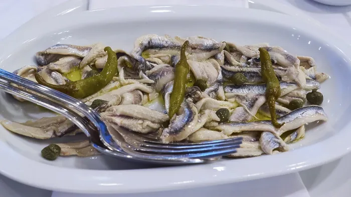 Gerahmter Druck : Gericht mit marinierten Fischfilets. Gerahmter Druck : Gericht mit marinierten Fischfilets.