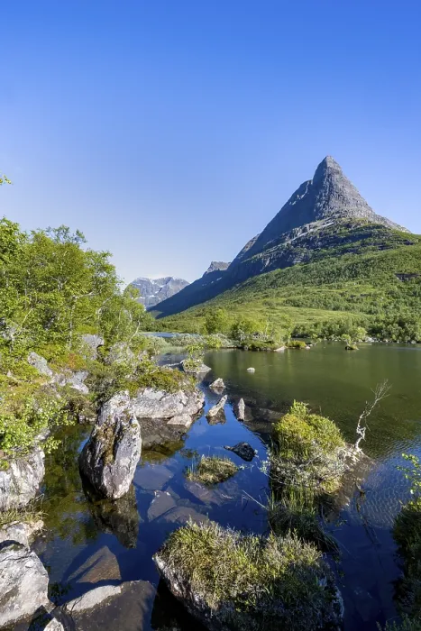 Gerahmter Druck : Einzigartiger Berggipfel Innerdalstårnet Gerahmter Druck : Einzigartiger Berggipfel Innerdalstårnet