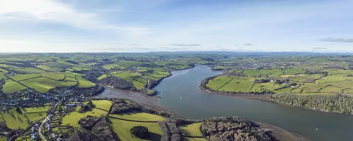 Gerahmter Druck : Dittisham und Fluss Dart, Devon. Gerahmter Druck : Dittisham und Fluss Dart, Devon.