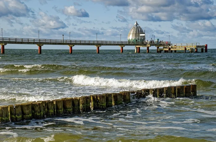 Gerahmter Druck : Tauchgondel am Zingster Pier Gerahmter Druck : Tauchgondel am Zingster Pier