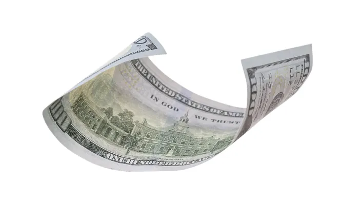 Gerahmter Druck : Ein hundert Dollar-Schein fällt oder schwebt auf leerem Hintergrund. Gerahmter Druck : Ein hundert Dollar-Schein fällt oder schwebt auf leerem Hintergrund.