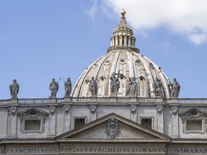 Gerahmter Druck : Dome und Statuen der Heiligen, St. Gerahmter Druck : Dome und Statuen der Heiligen, St.