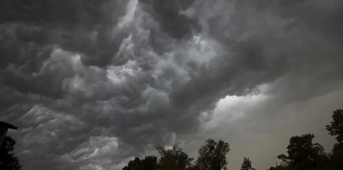 Gerahmter Druck : Dramatische Wolkenbildung vor einem Sturm. Gerahmter Druck : Dramatische Wolkenbildung vor einem Sturm.