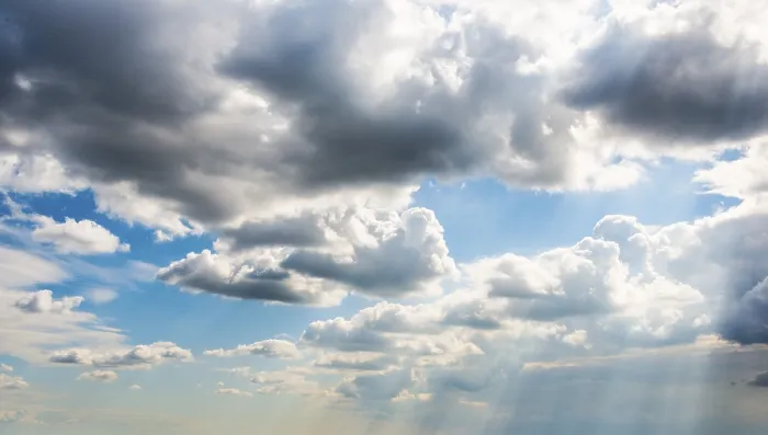 Gerahmter Druck : Dramatische Wolken und blauer Himmel. Gerahmter Druck : Dramatische Wolken und blauer Himmel.