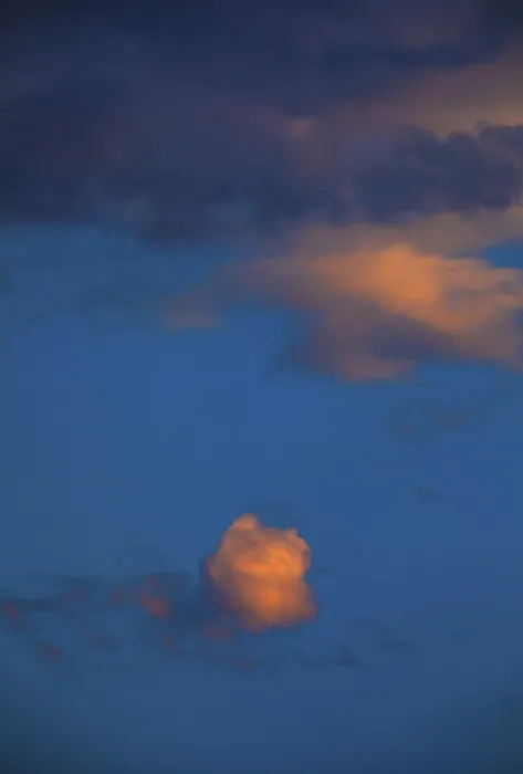 Gerahmter Druck : Dramatischer roter Wolkenhimmel am Abend. Gerahmter Druck : Dramatischer roter Wolkenhimmel am Abend.