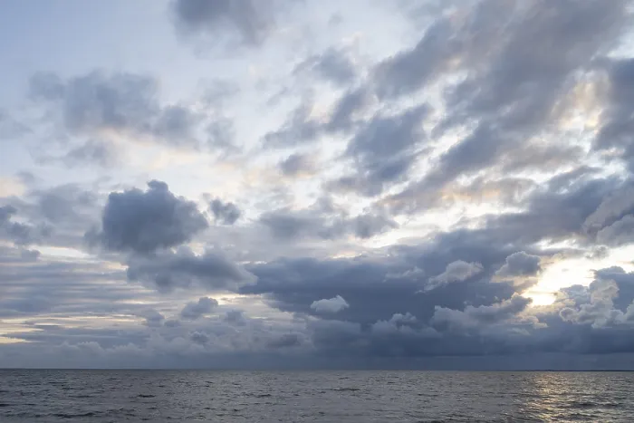 Gerahmter Druck : Dramatischer Himmel über dem Nordsee.