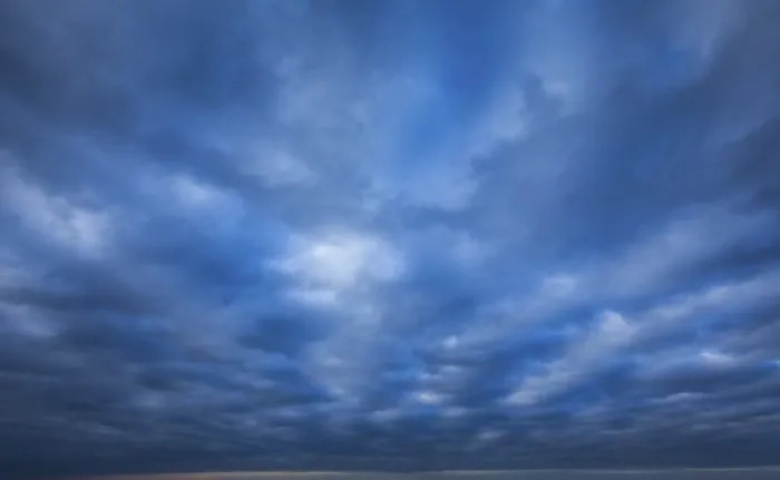Gerahmter Druck : Dramatischer stürmischer Himmel mit Wolke. Gerahmter Druck : Dramatischer stürmischer Himmel mit Wolke.