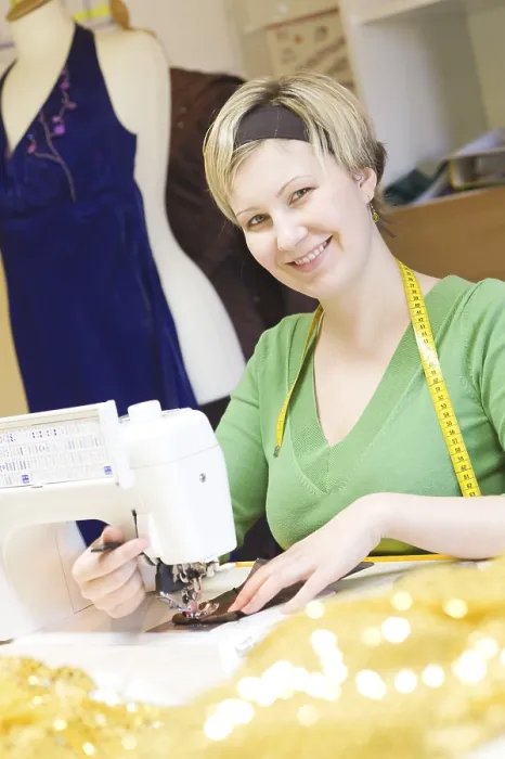 Gerahmter Druck : Dressmaker Gerahmter Druck : Dressmaker