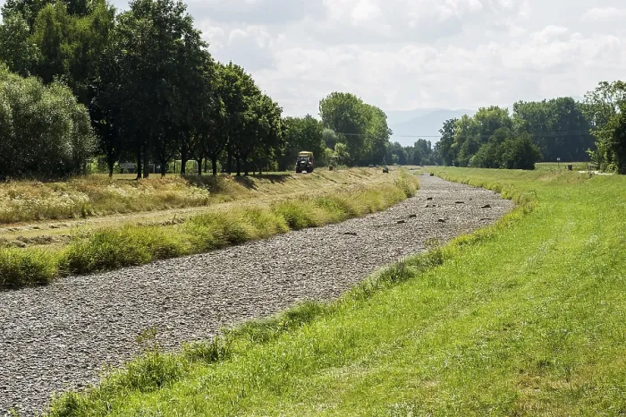 Gerahmter Druck : Trockener Fluss, Klimawandel. Gerahmter Druck : Trockener Fluss, Klimawandel.
