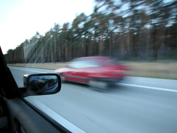 Gerahmter Druck : Autofahren auf der Autobahn. Gerahmter Druck : Autofahren auf der Autobahn.