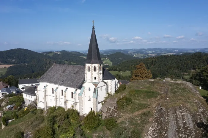 Gerahmter Druck : Drohnenbild, Sankt Thomas am Blasenstein. Gerahmter Druck : Drohnenbild, Sankt Thomas am Blasenstein.