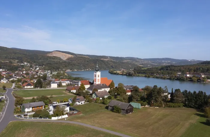 Gerahmter Druck : Drone über Gottsdorf, Donauschlinge bei Ybbs, Niederösterreich, Österreich Gerahmter Druck : Drone über Gottsdorf, Donauschlinge bei Ybbs, Niederösterreich, Österreich